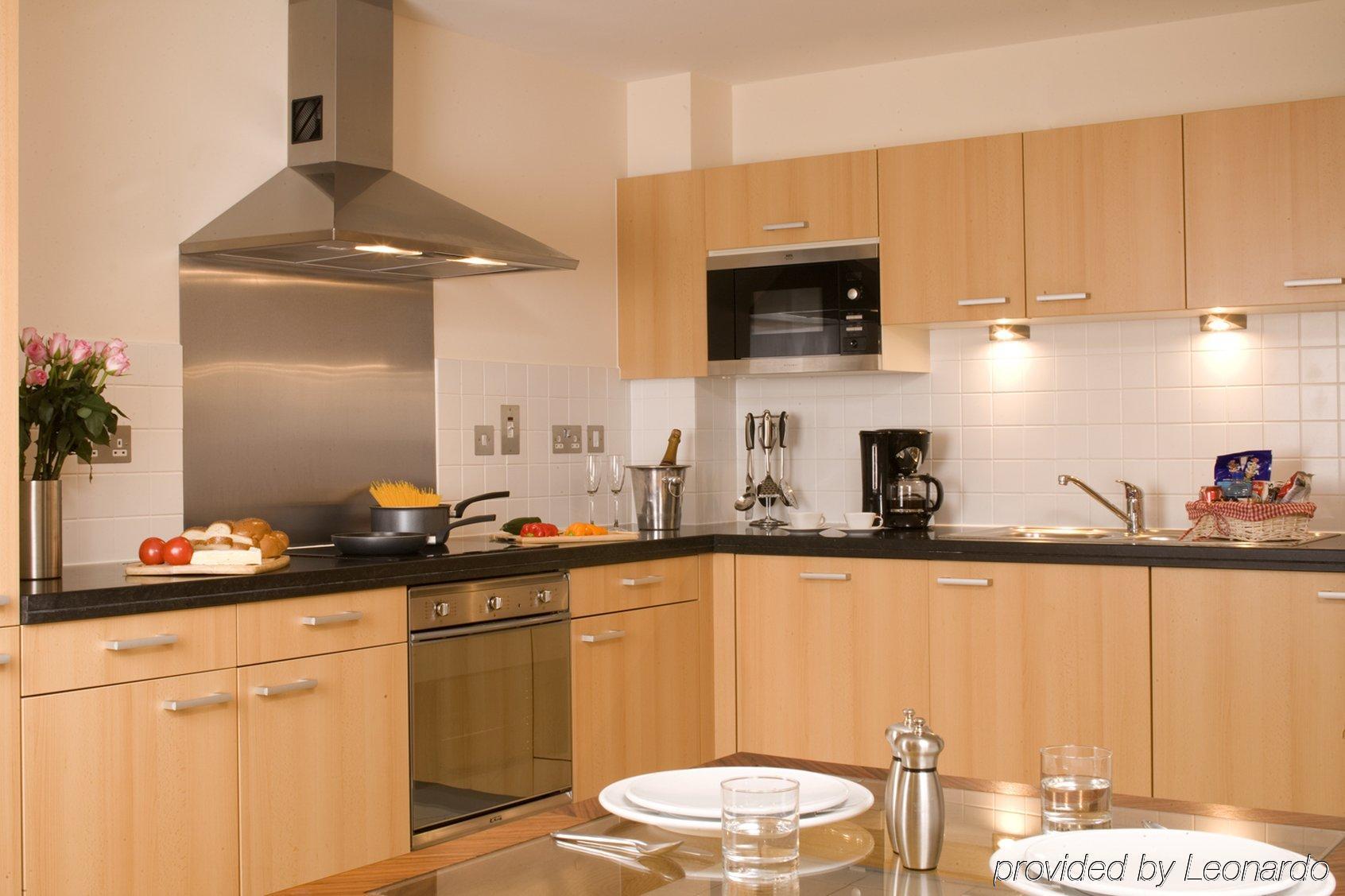 Marlin Canary Wharf London Room photo